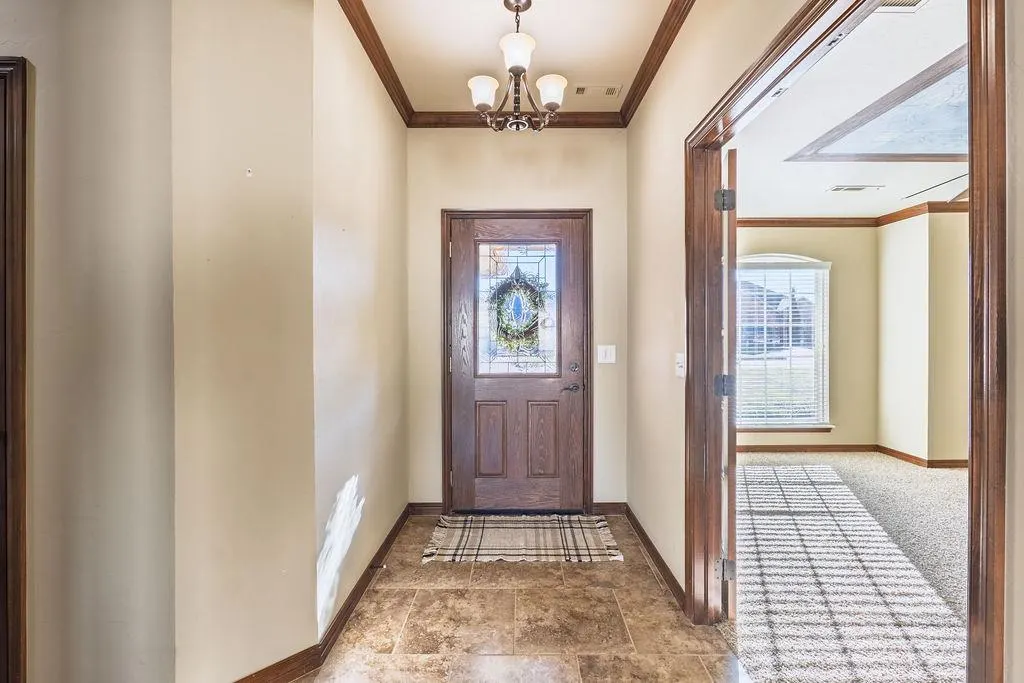 Photo 5 — 2008 Lantana Circle, Shawnee, OK 74804