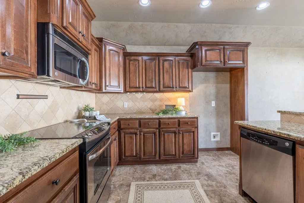 Photo 20 — 2008 Lantana Circle, Shawnee, OK 74804