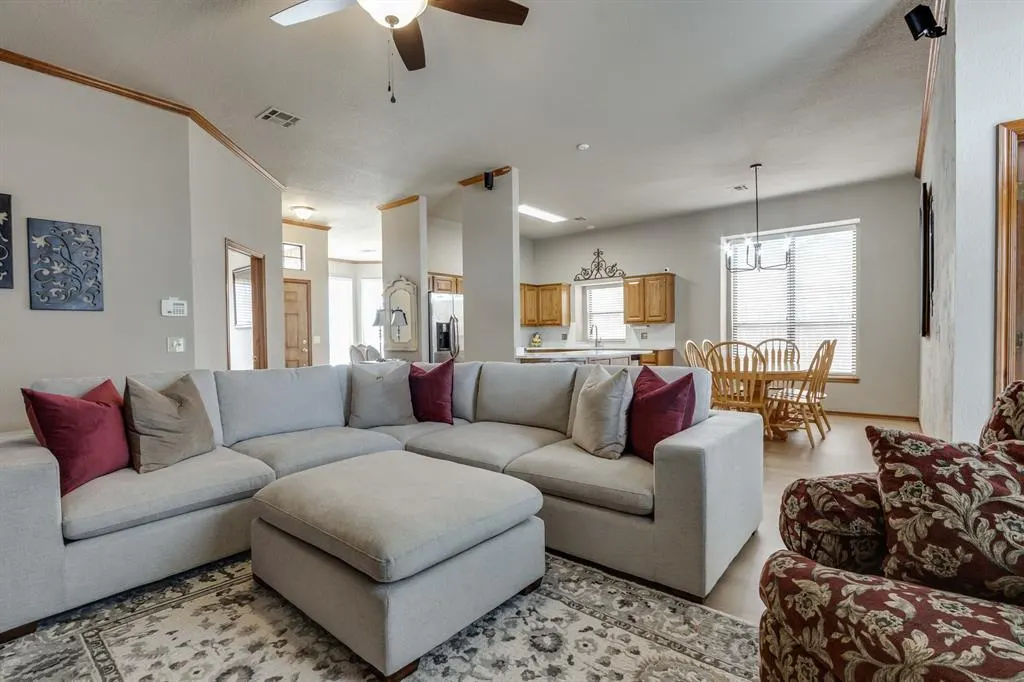Photo 12 — 6121 Westlane, Oklahoma City, OK 73142