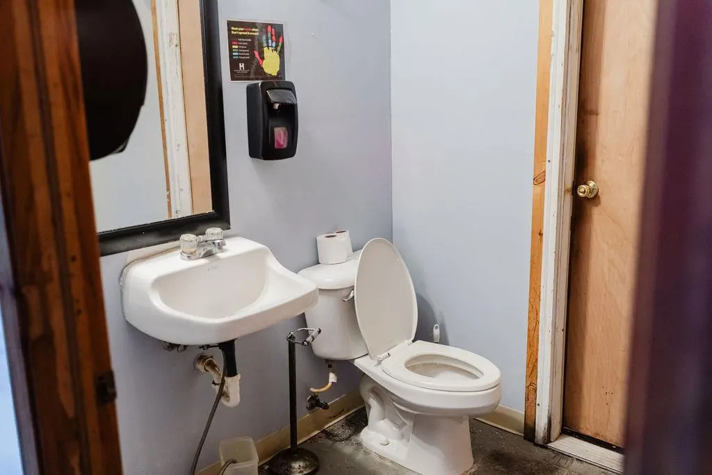 Photo 7 — 313 W Roger Miller Boulevard, Erick, OK 73645