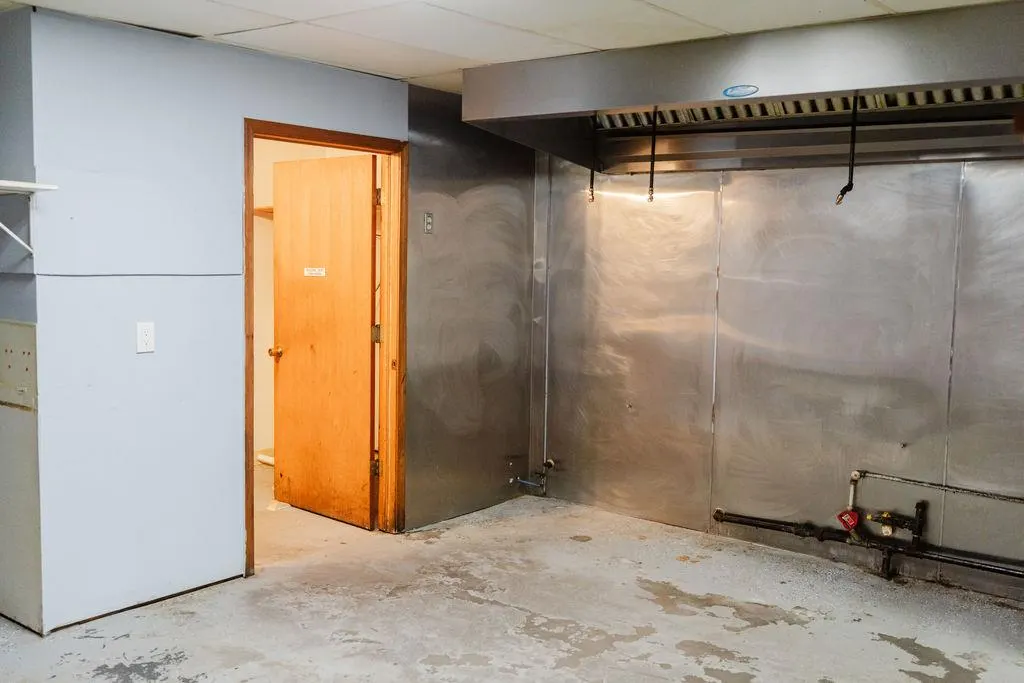 Photo 8 — 313 W Roger Miller Boulevard, Erick, OK 73645