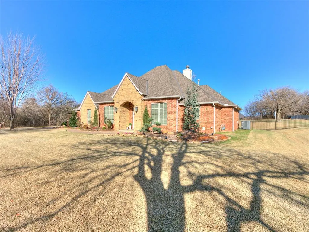 Photo 2 — 10216 Chitwood Farms Road, Jones, OK 73049