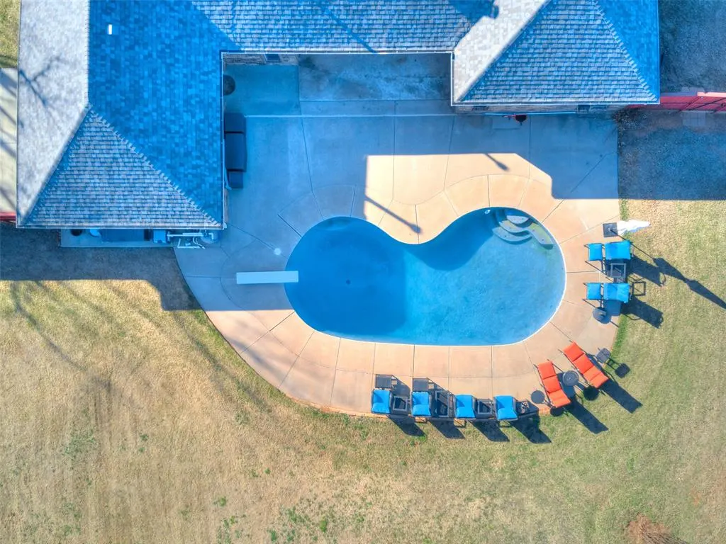 Photo 3 — 1121 Silver Oaks Drive, Edmond, OK 73025