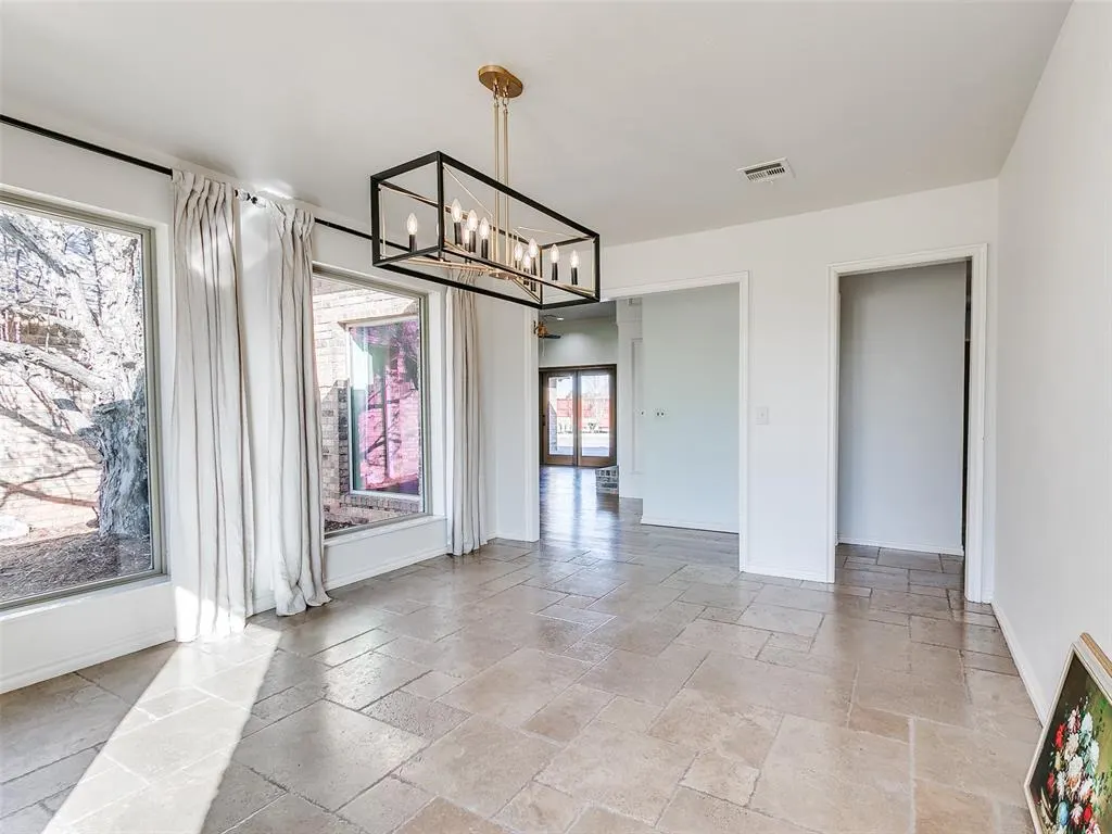 Photo 8 — 1121 Silver Oaks Drive, Edmond, OK 73025