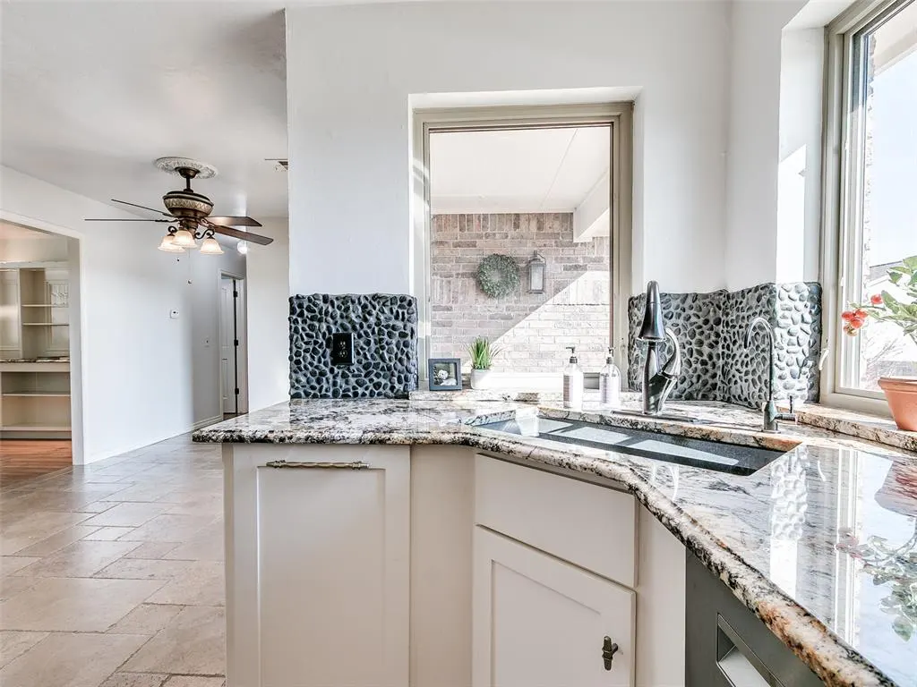 Photo 12 — 1121 Silver Oaks Drive, Edmond, OK 73025
