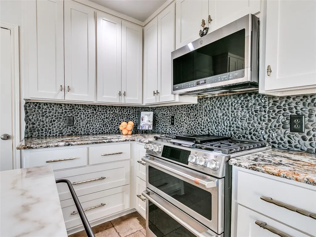 Photo 15 — 1121 Silver Oaks Drive, Edmond, OK 73025