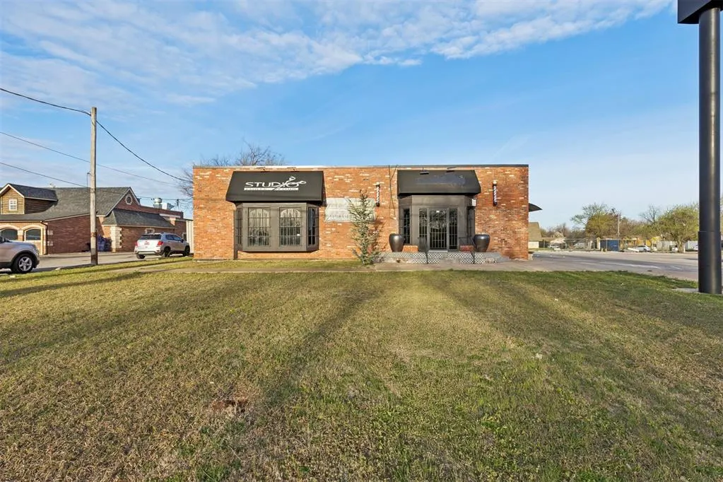 Photo 3 — 4301 S Pennsylvania Avenue Street Side, Oklahoma City, OK 73119