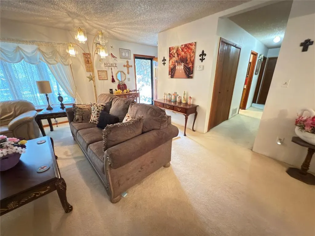 Photo 3 — 315 Noble Street, Maud, OK 74854
