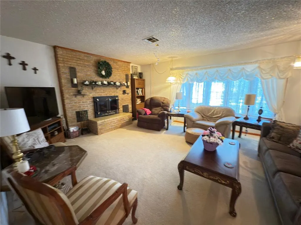 Photo 4 — 315 Noble Street, Maud, OK 74854