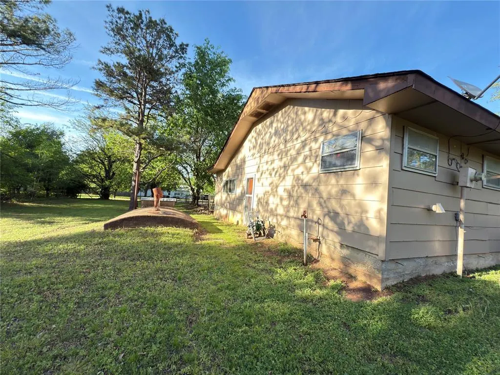 Photo 37 — 315 Noble Street, Maud, OK 74854