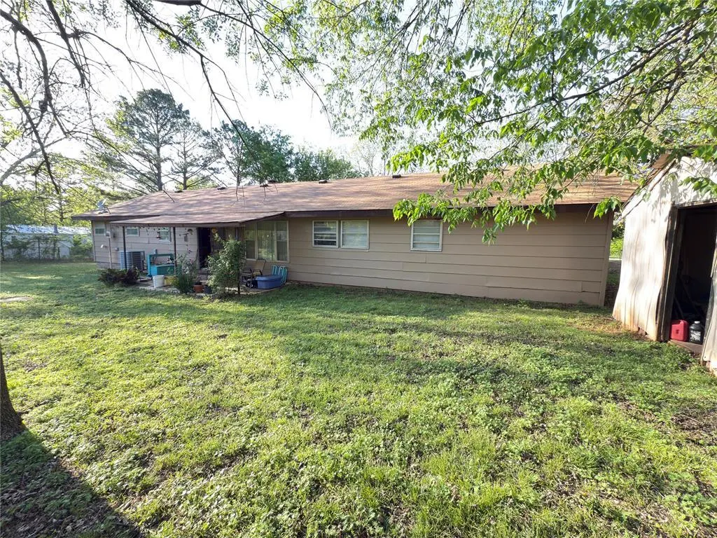 Photo 40 — 315 Noble Street, Maud, OK 74854