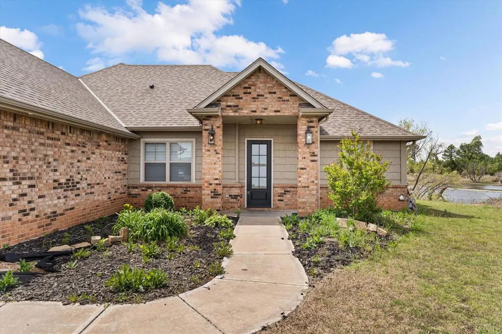 Photo 2 — 15 Blue Meadow Drive, Elgin, OK 73538
