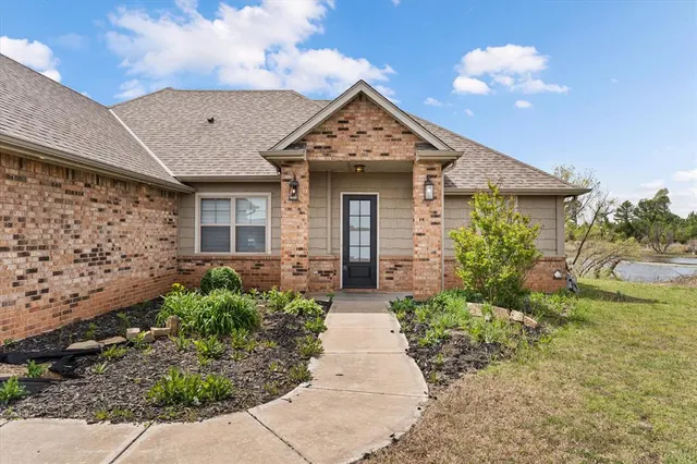 Photo 2 — 15 Blue Meadow Drive, Elgin, OK 73538