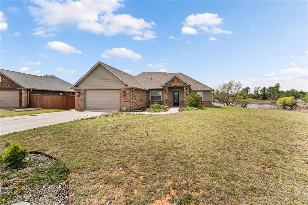 Photo 3 — 15 Blue Meadow Drive, Elgin, OK 73538