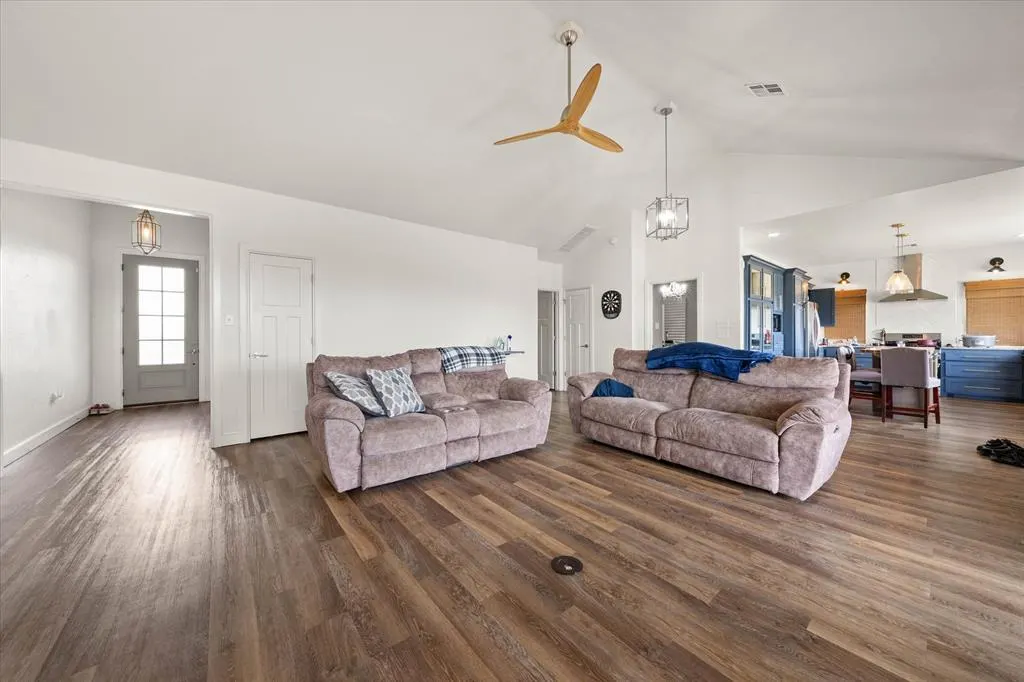Photo 8 — 15 Blue Meadow Drive, Elgin, OK 73538