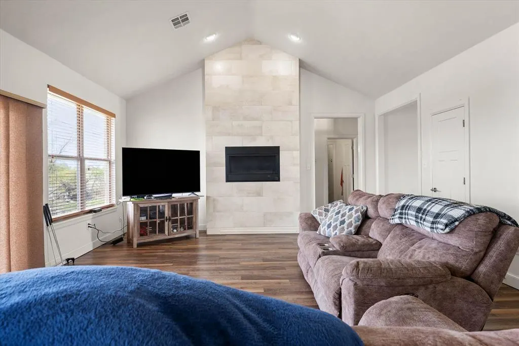 Photo 9 — 15 Blue Meadow Drive, Elgin, OK 73538