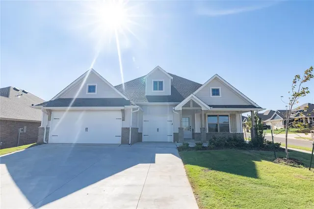 Photo 2 — 809 Sandgrass Road, Choctaw, OK 73020