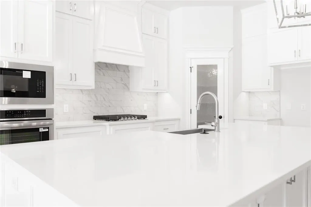 Photo 5 — 809 Sandgrass Road, Choctaw, OK 73020