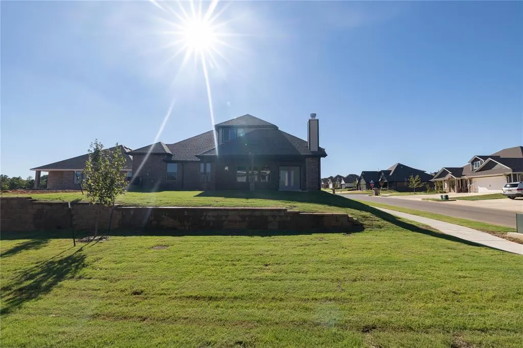 Photo 42 — 809 Sandgrass Road, Choctaw, OK 73020