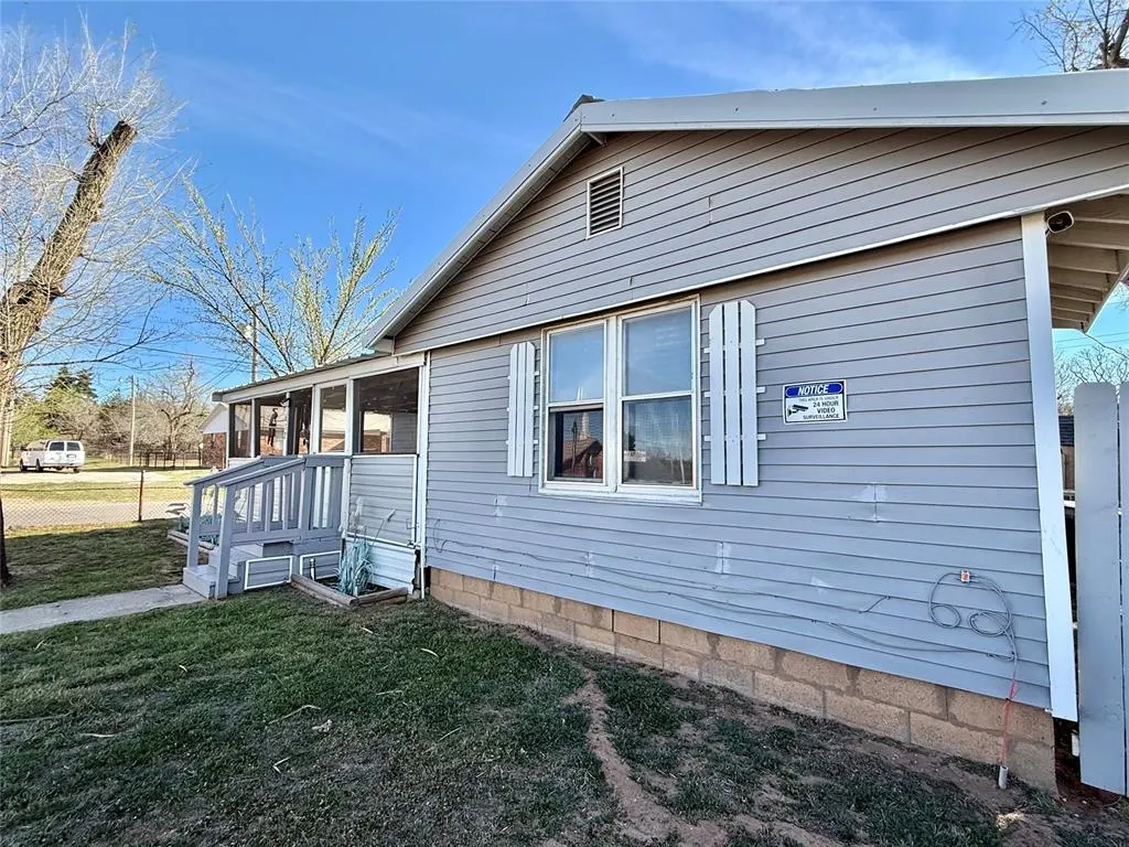 Photo 2 — 626 N Main Street, Cement, OK 73017