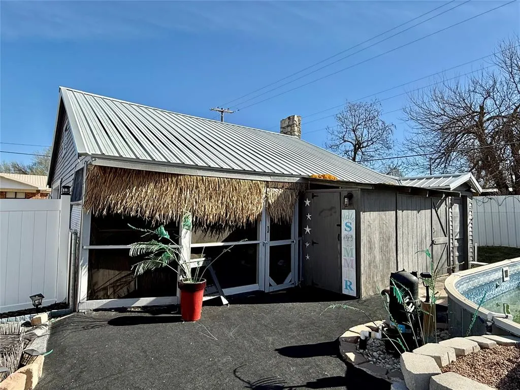 Photo 23 — 626 N Main Street, Cement, OK 73017