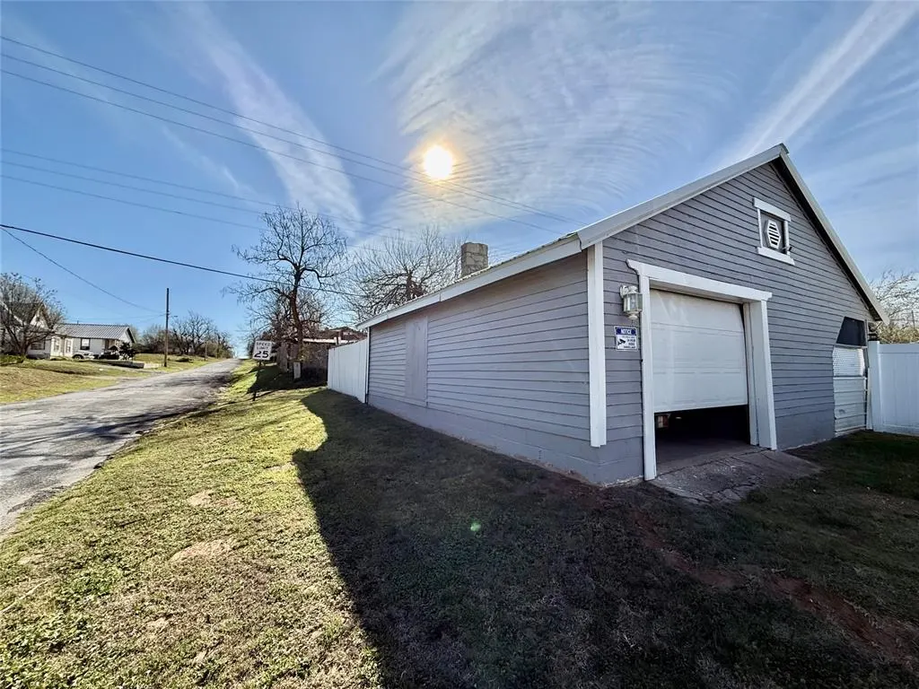 Photo 27 — 626 N Main Street, Cement, OK 73017