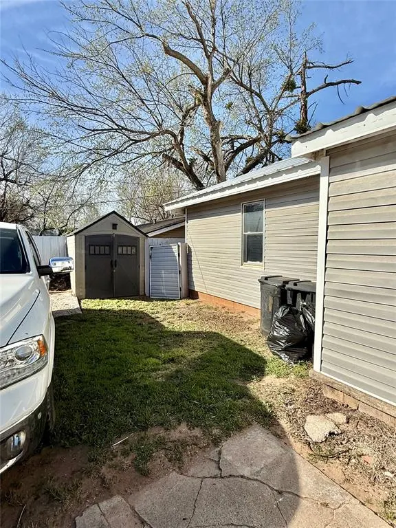 Photo 33 — 626 N Main Street, Cement, OK 73017