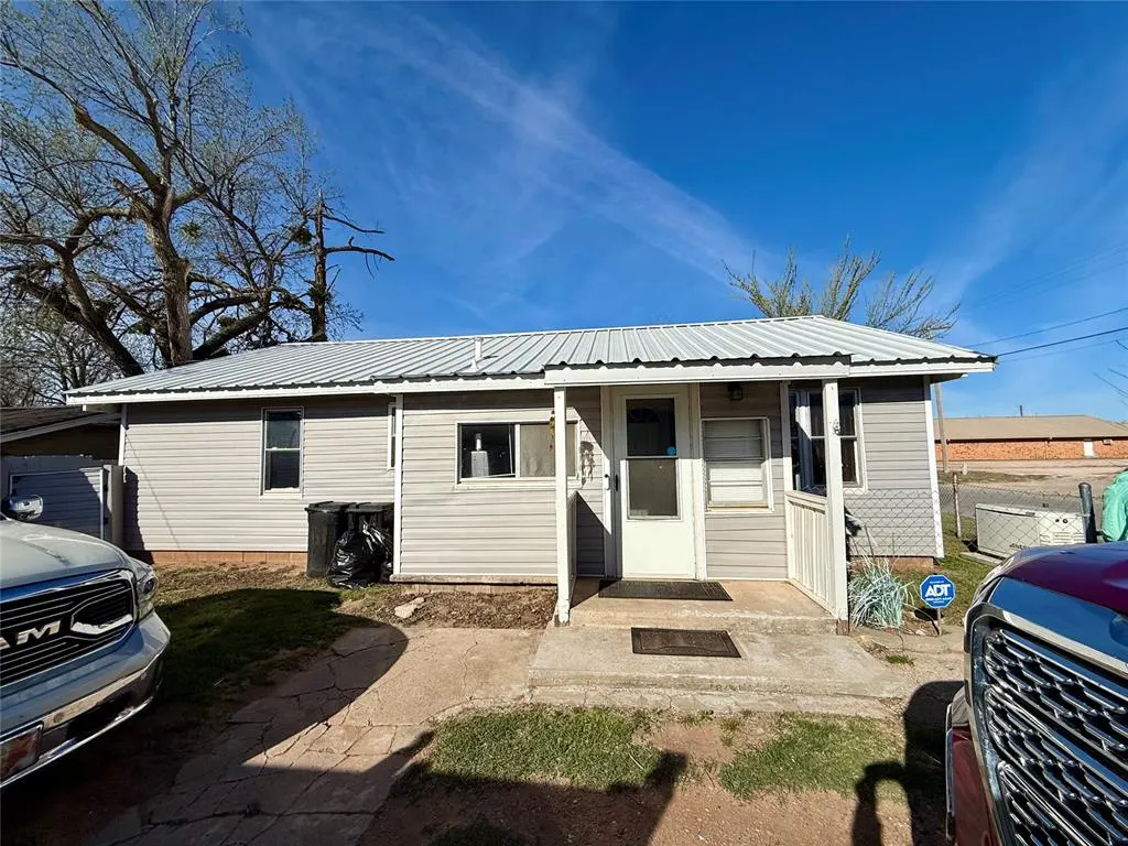 Photo 34 — 626 N Main Street, Cement, OK 73017