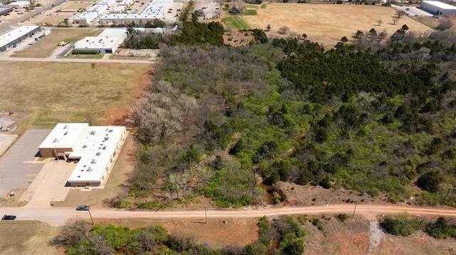 Photo 4 — 7600 N Hudson Avenue, Oklahoma City, OK 73116