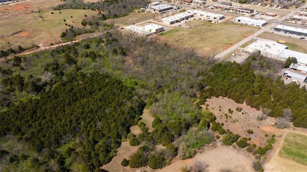 Photo 6 — 7600 N Hudson Avenue, Oklahoma City, OK 73116