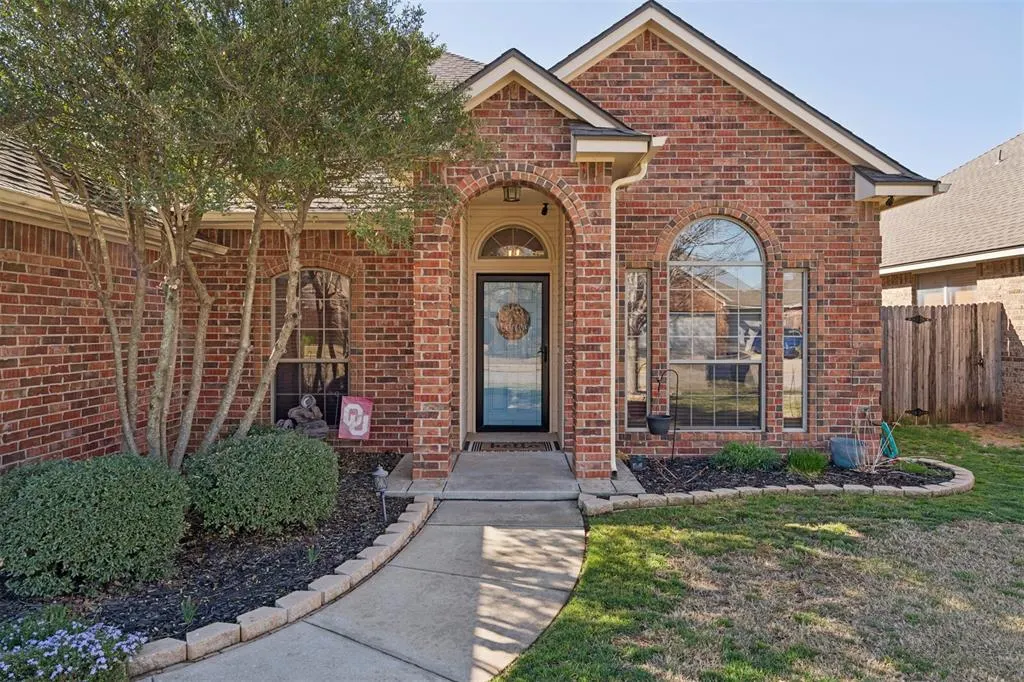 Photo 3 — 2708 SW 140th Street, Oklahoma City, OK 73170