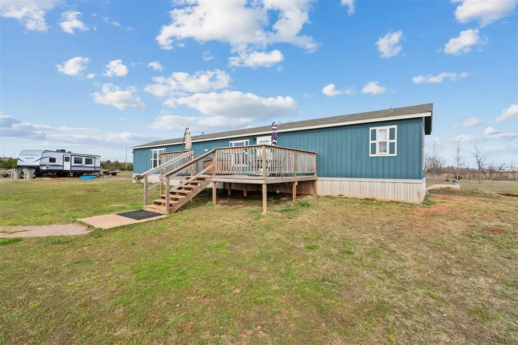 Photo 2 — 49132 E 1290 Road, Maud, OK 74854
