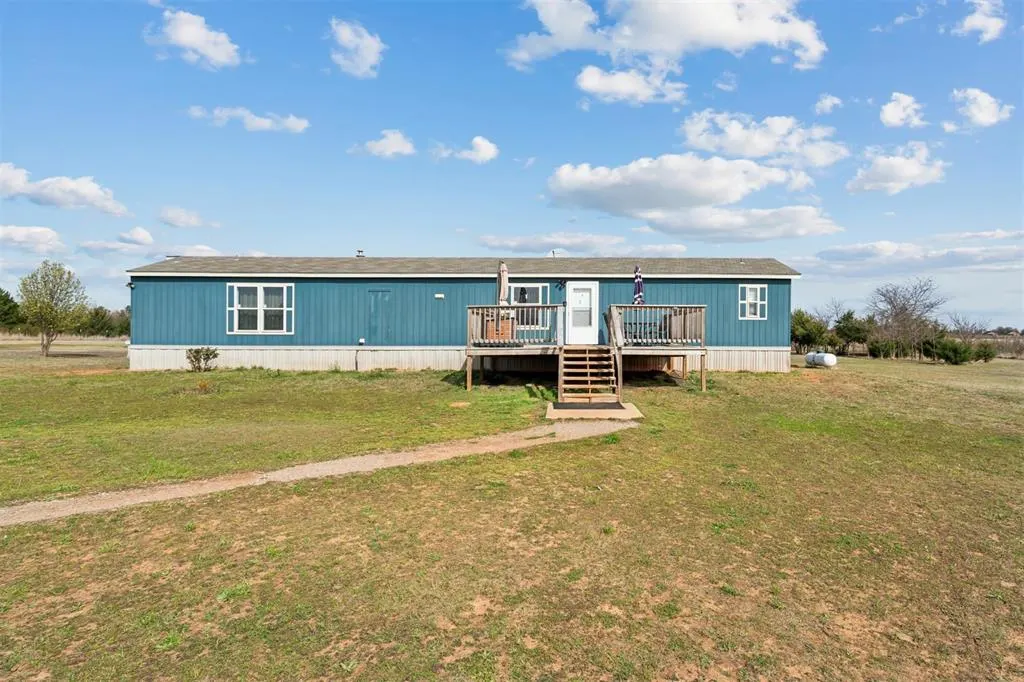 Photo 3 — 49132 E 1290 Road, Maud, OK 74854