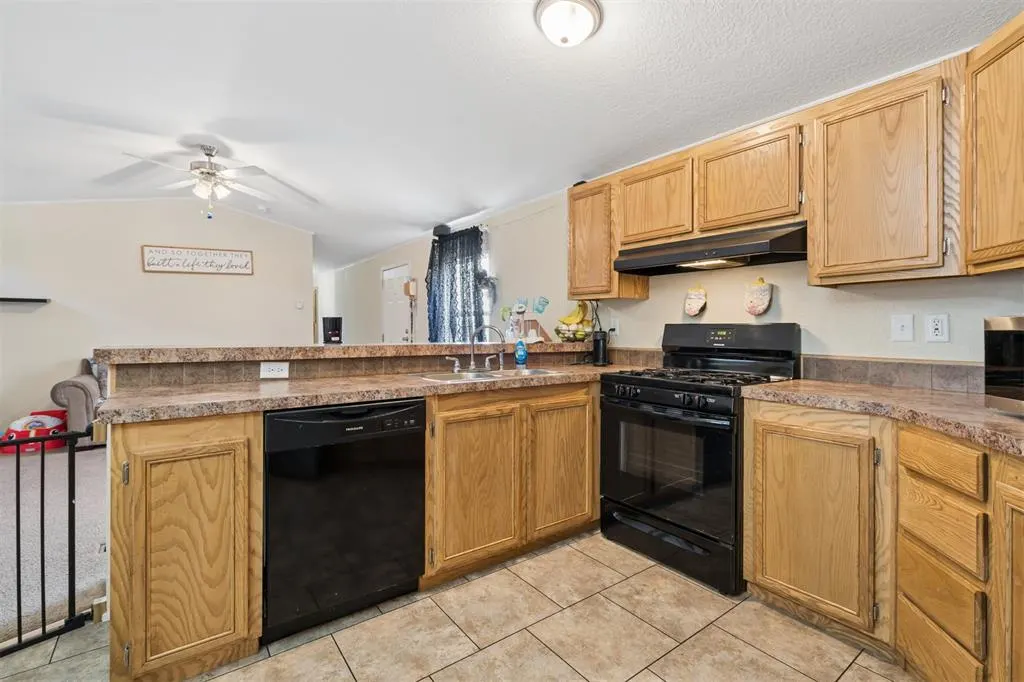 Photo 10 — 49132 E 1290 Road, Maud, OK 74854