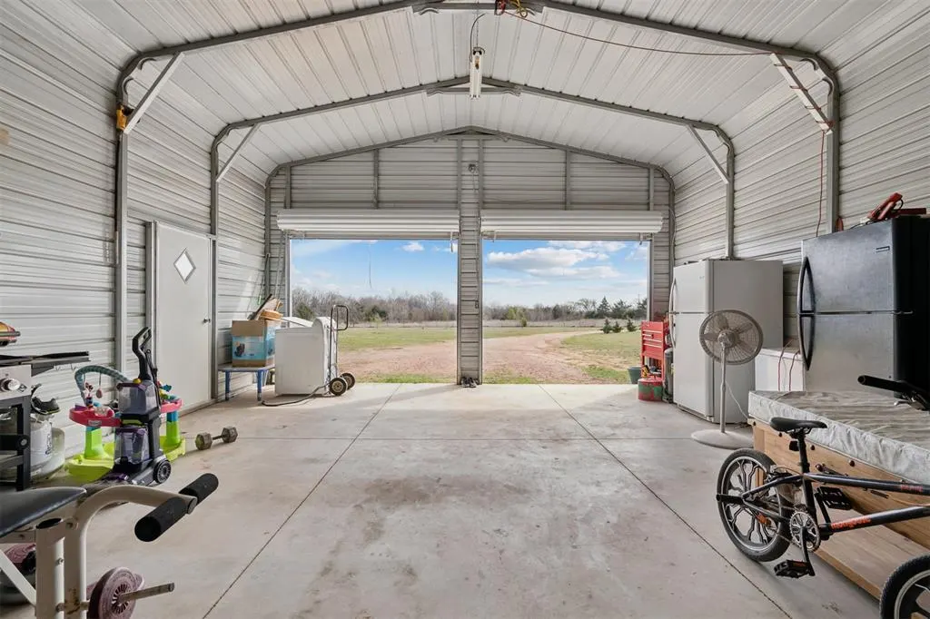 Photo 38 — 49132 E 1290 Road, Maud, OK 74854