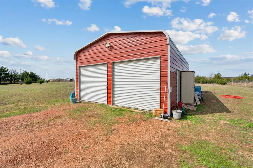 Photo 39 — 49132 E 1290 Road, Maud, OK 74854