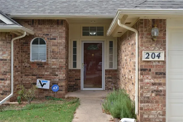 Photo 3 — 204 Pinafore Street, Norman, OK 73072