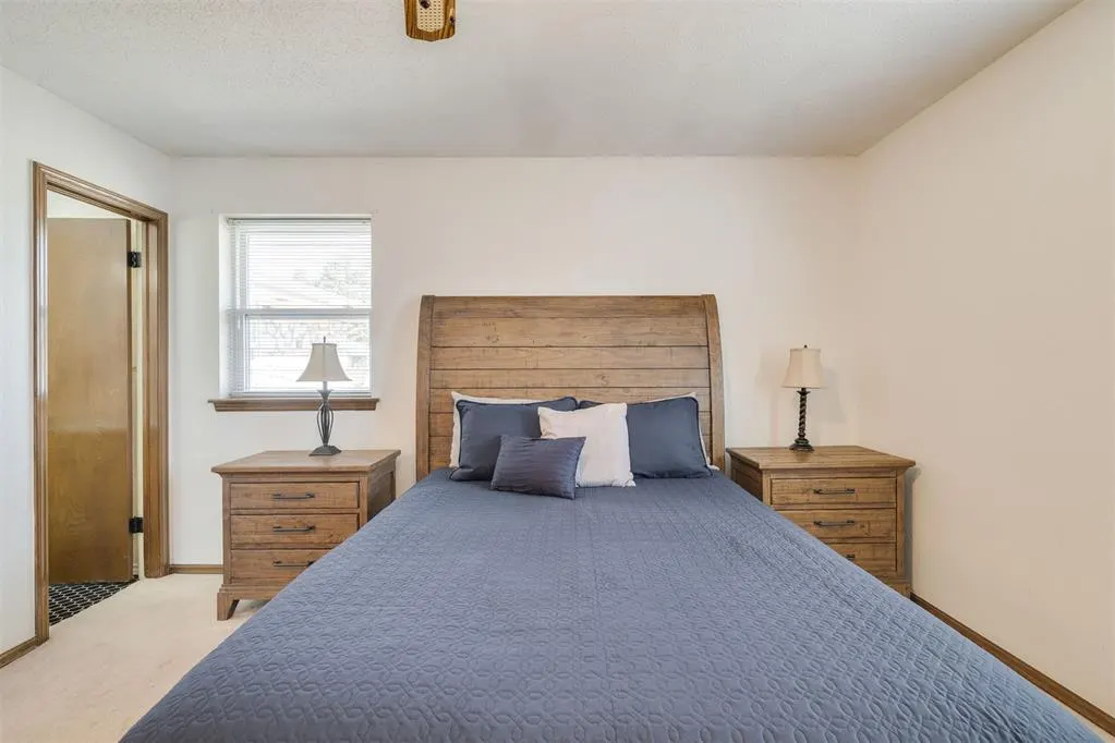 Photo 27 — 941 NW 32nd Street, Moore, OK 73160