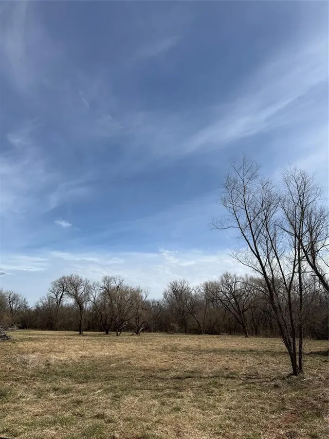 Photo 2 — 1800 Fischer Dr, Norman, OK 73026