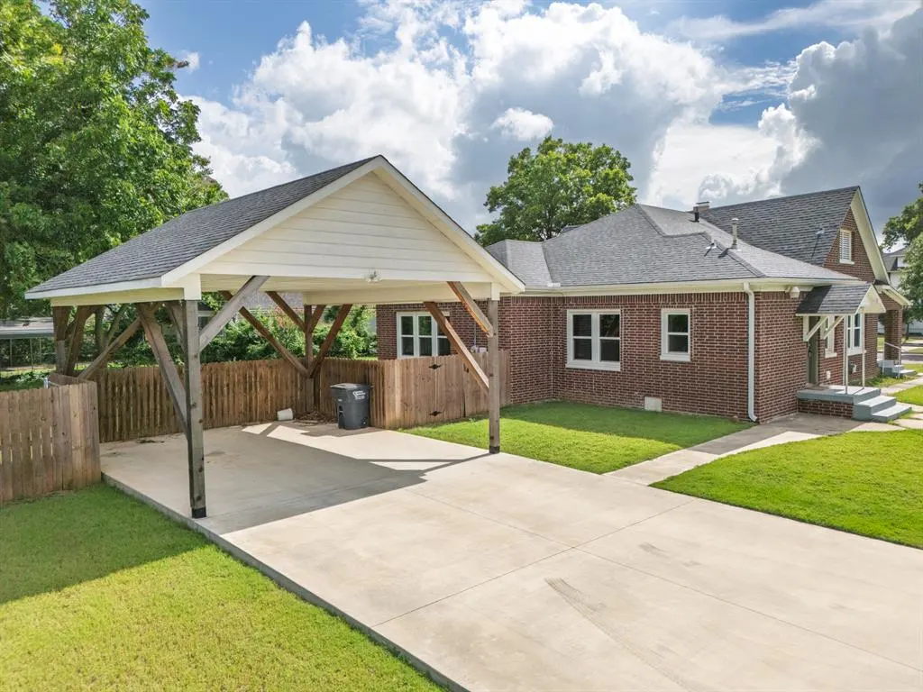 Photo 2 — 2021 N Broadway Avenue, Shawnee, OK 74804