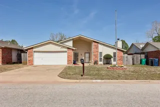 Sold home at 8129 NW 89th Street