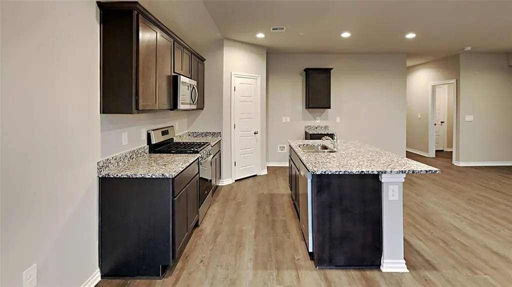Photo 6 — 4316 Palmetto Bluff Drive, Mustang, OK 73064