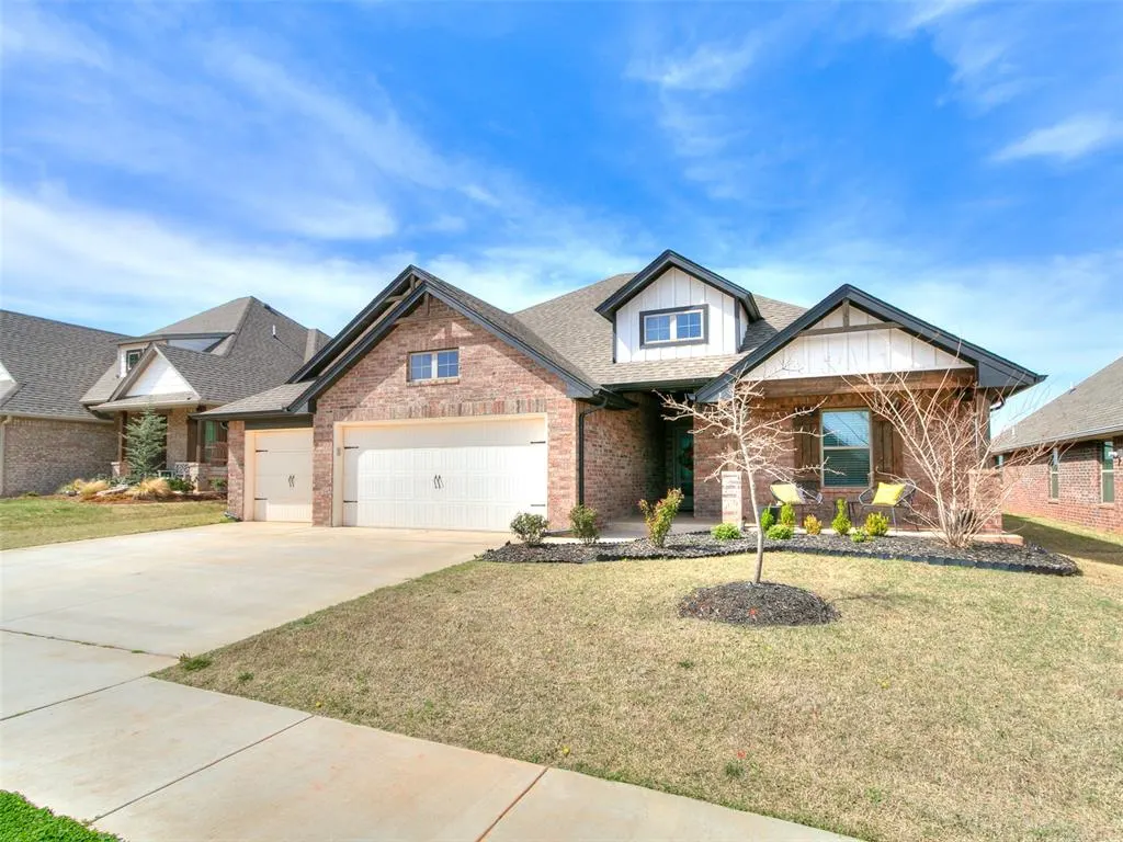 Photo 2 — 18709 Grove Parkway, Edmond, OK 73012