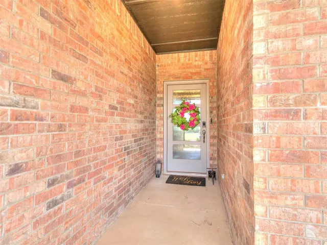 Photo 3 — 18709 Grove Parkway, Edmond, OK 73012