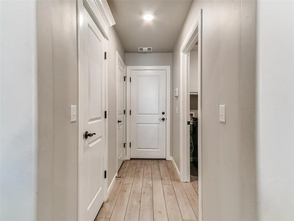 Photo 11 — 18709 Grove Parkway, Edmond, OK 73012