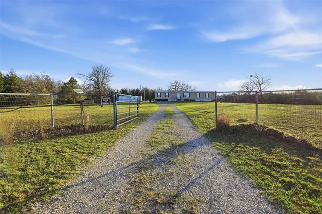 Photo 5 — 115 Dusty Road, McLoud, OK 74851