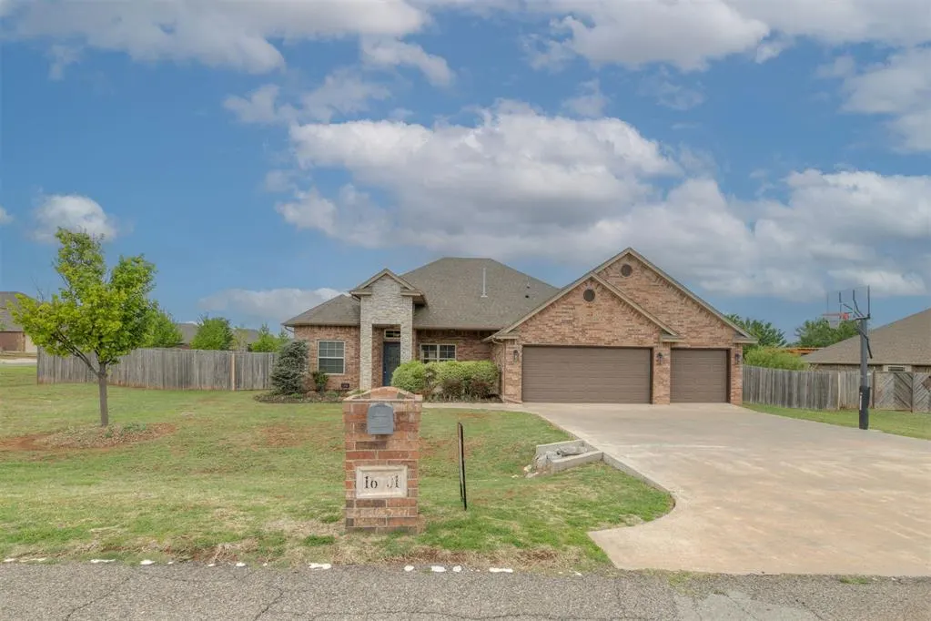Photo 3 — 16001 Montague Drive, Edmond, OK 73013