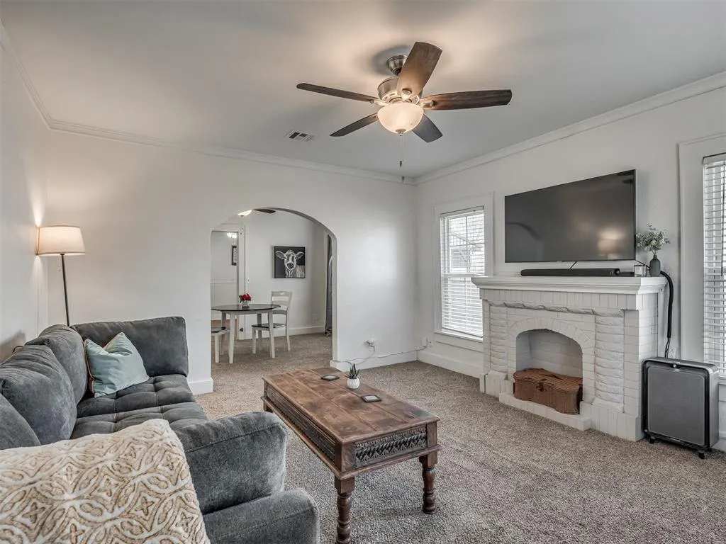 Photo 3 — 221 E Van Buren Street, Crescent, OK 73028