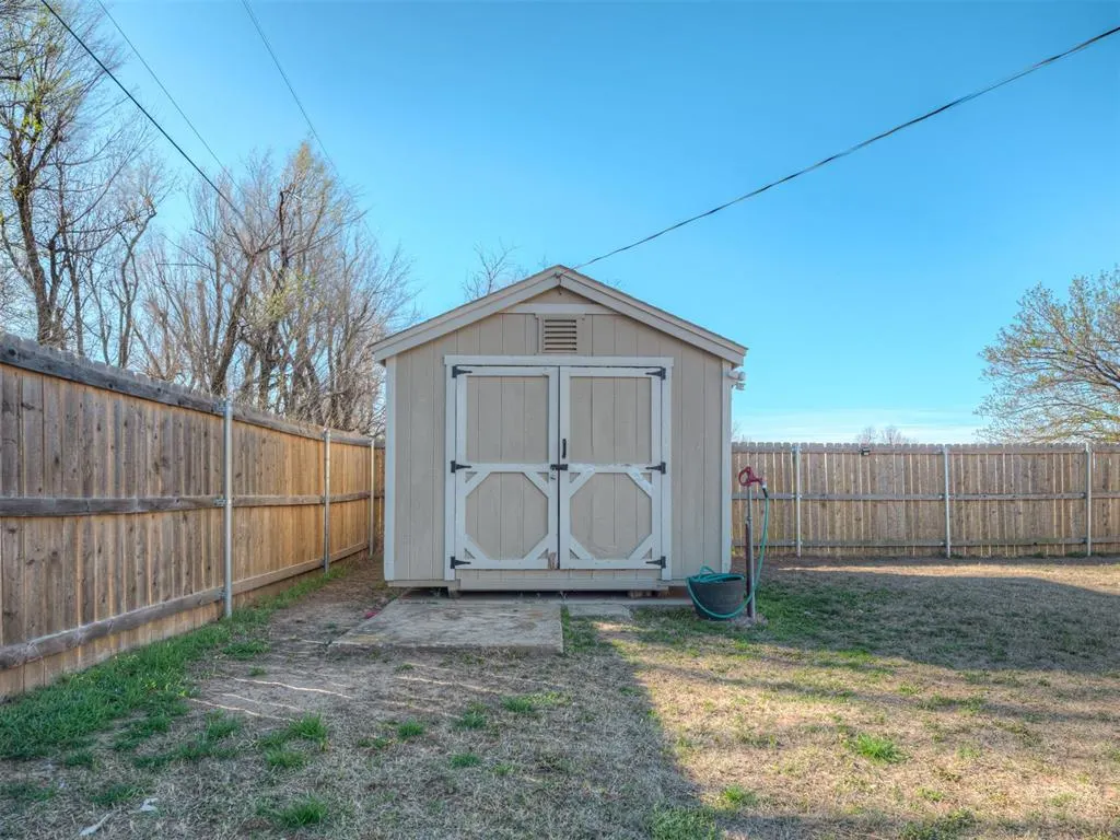Photo 34 — 221 E Van Buren Street, Crescent, OK 73028