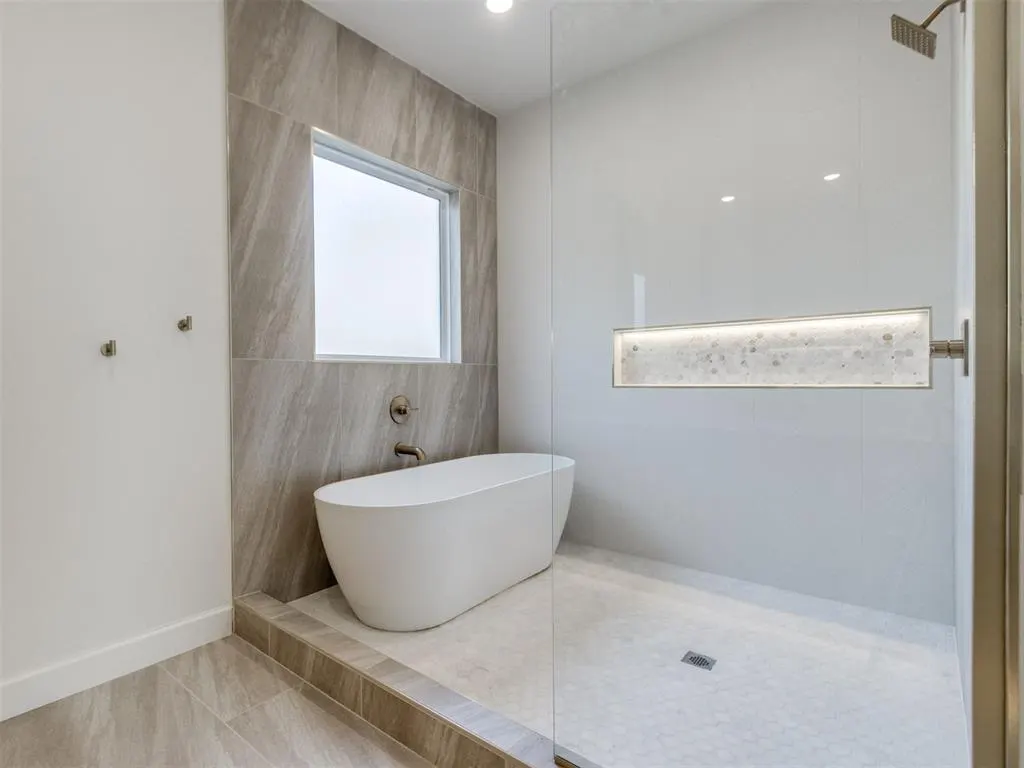 Photo 13 — 2500 Amante Court, Edmond, OK 73034